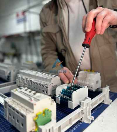 Circuit Breakers (MCB, MCCB)